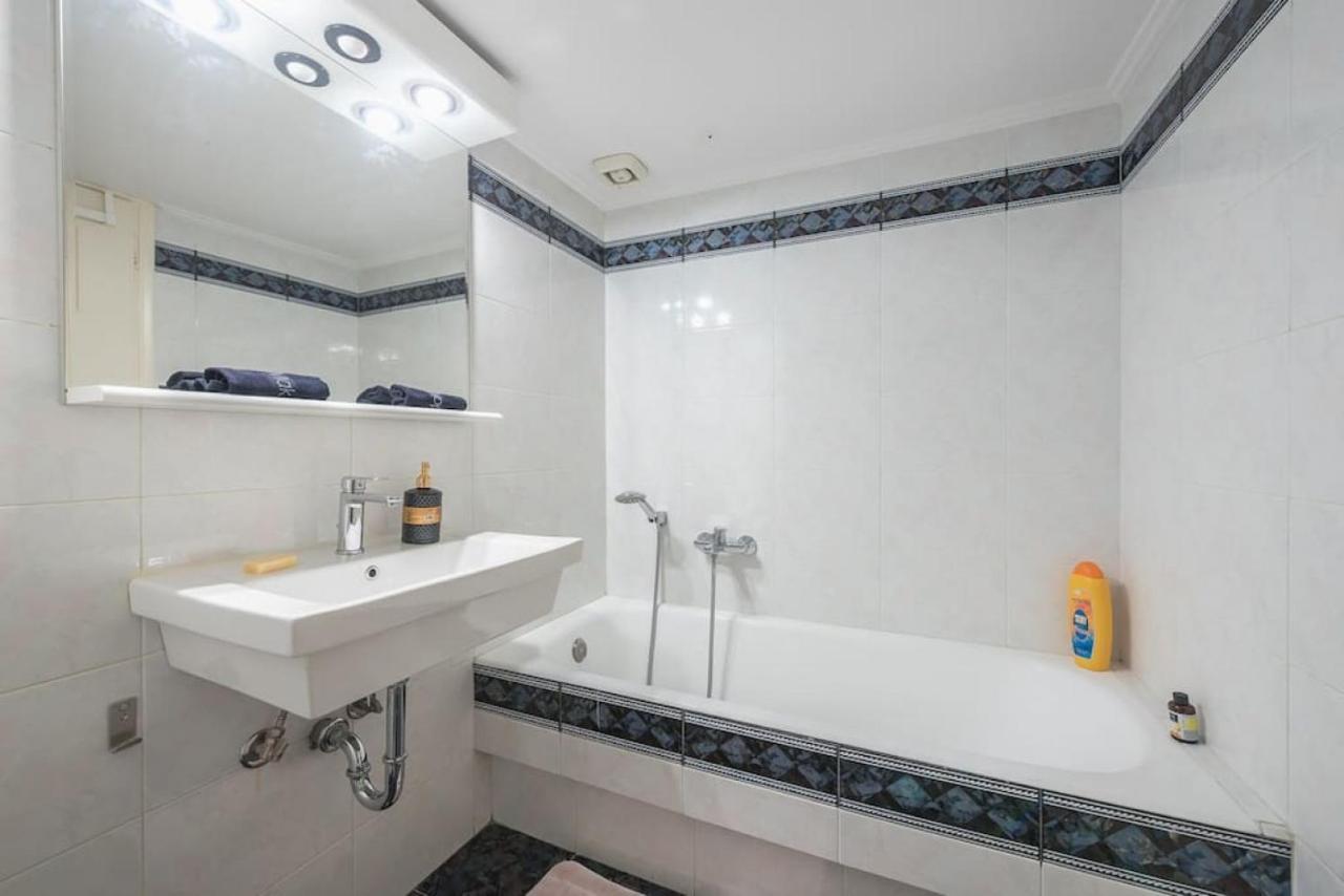 Central 3Br Apartment Next To Panormou Metro! Athens Exterior photo